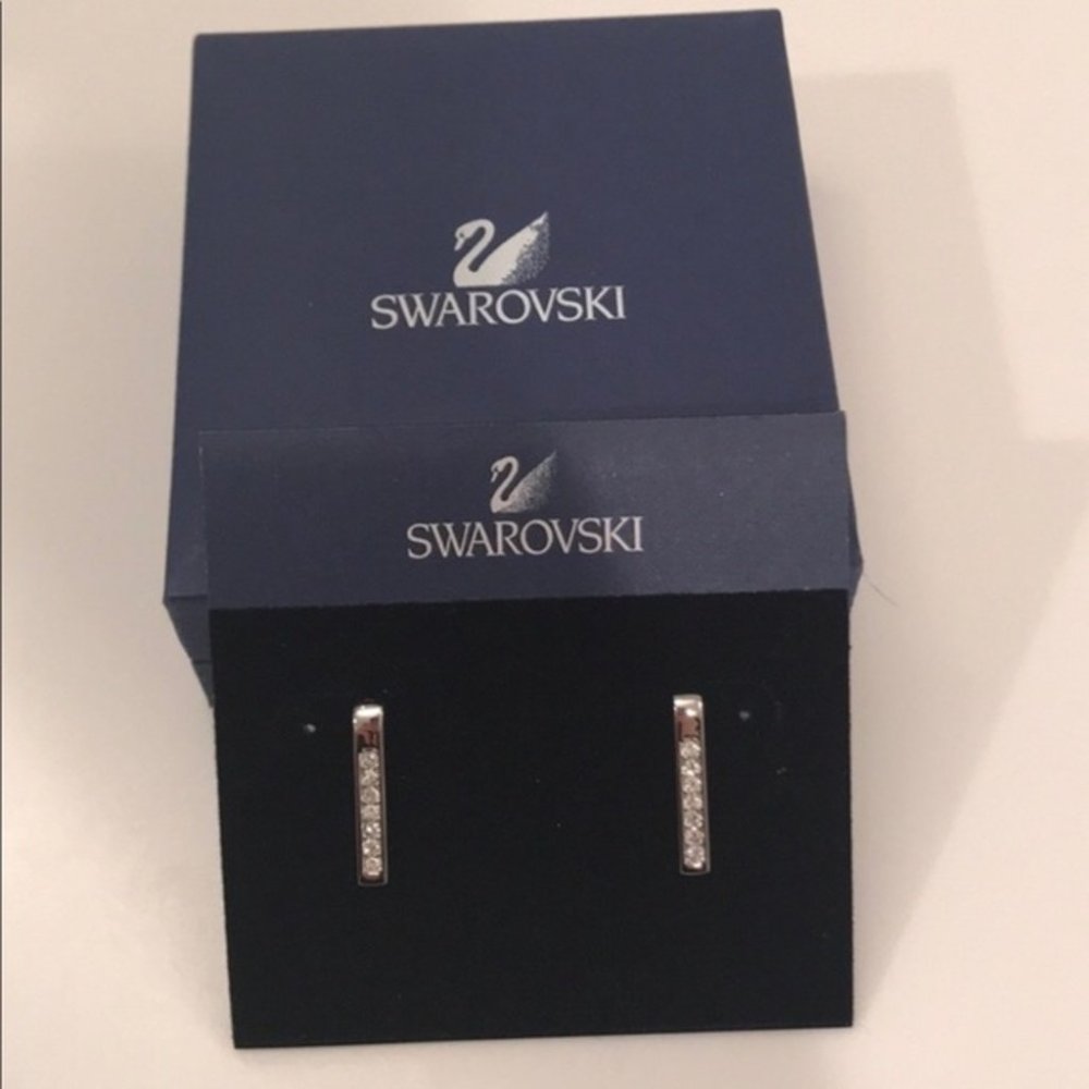 Swarovski Vertical Crystal Earrings Silver NEW‎